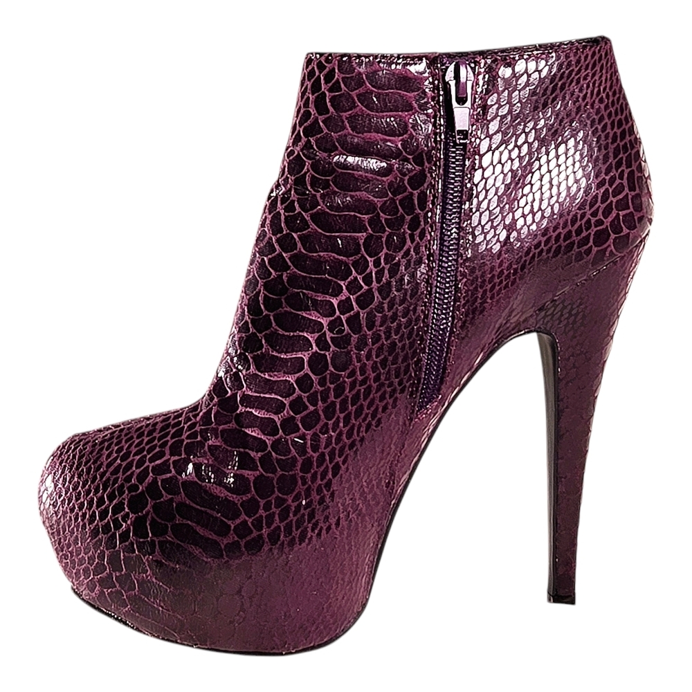 A.X.N.Y. American Exchange Purple Heeled Boots size 8